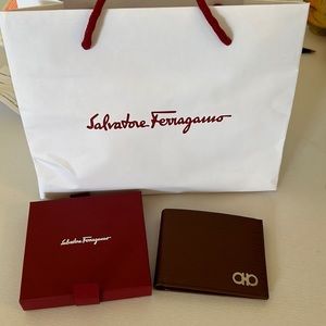 NEW Salvatore Ferragamo wallet in brown.